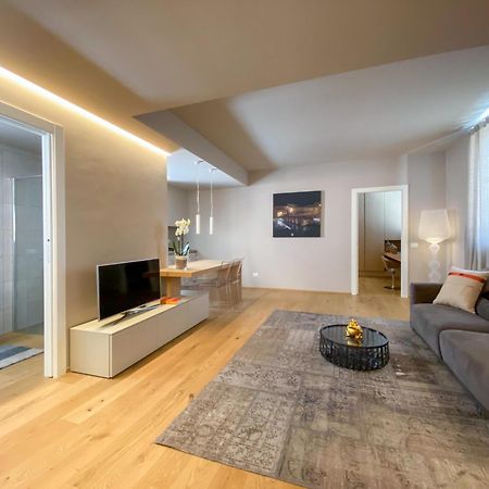 Time To Be - Luxury Apartments Centro Storico Пескьера-дель-Гарда Экстерьер фото