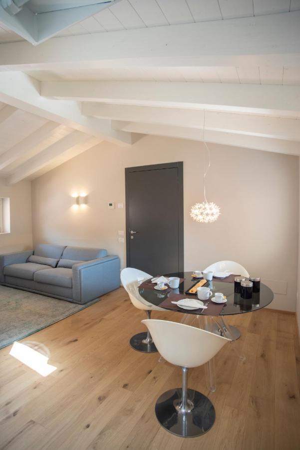 Time To Be - Luxury Apartments Centro Storico Пескьера-дель-Гарда Экстерьер фото