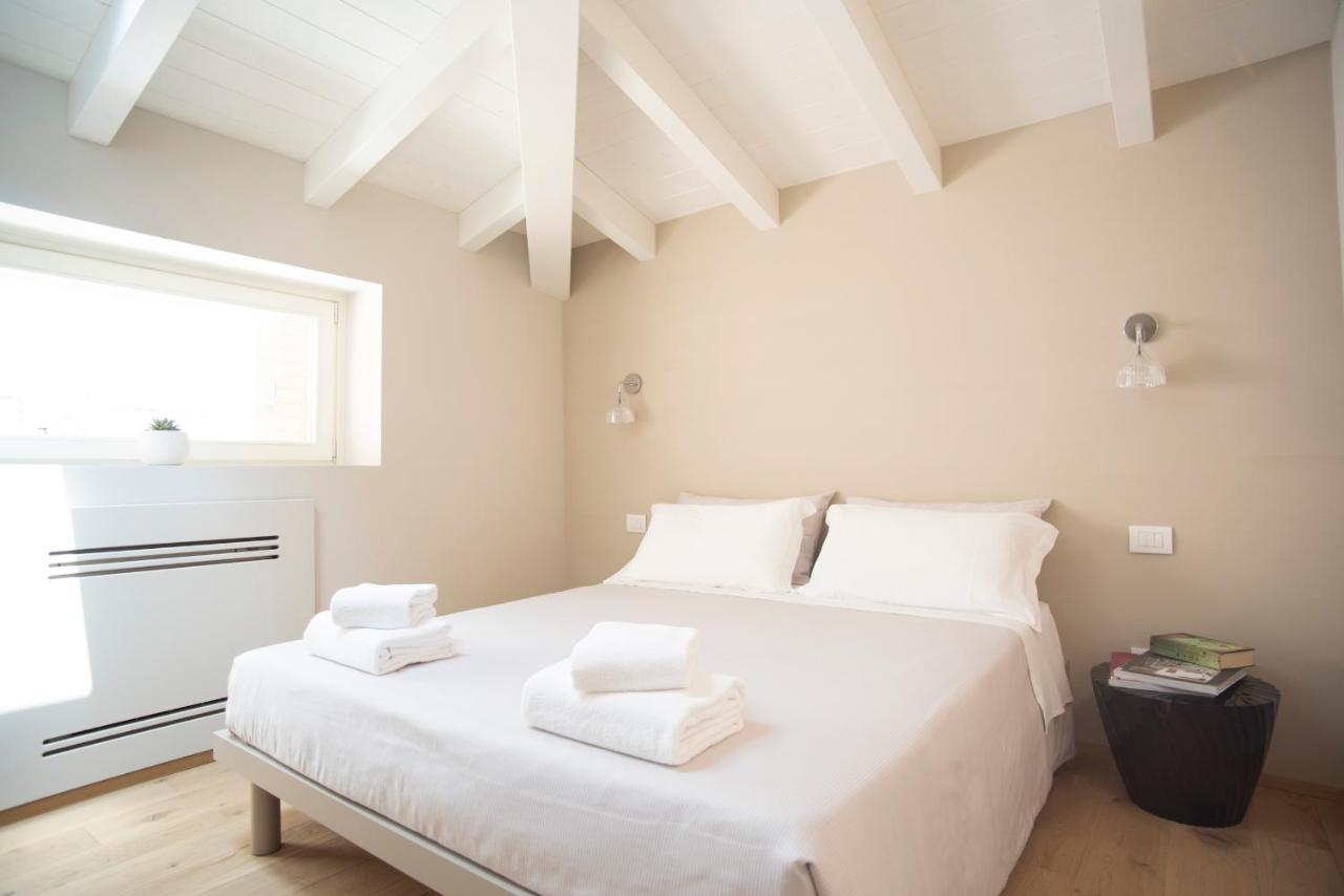 Time To Be - Luxury Apartments Centro Storico Пескьера-дель-Гарда Экстерьер фото