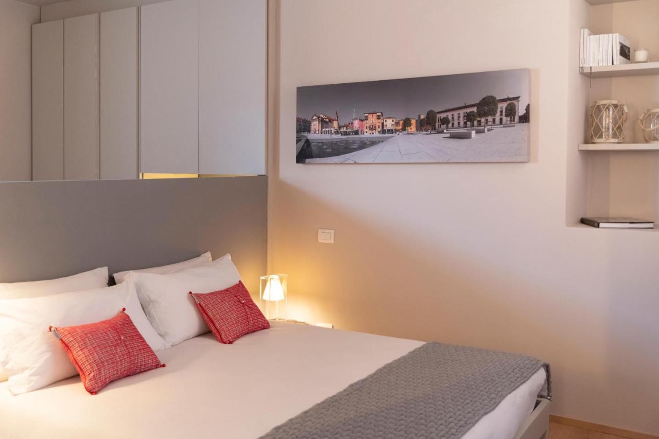 Time To Be - Luxury Apartments Centro Storico Пескьера-дель-Гарда Экстерьер фото